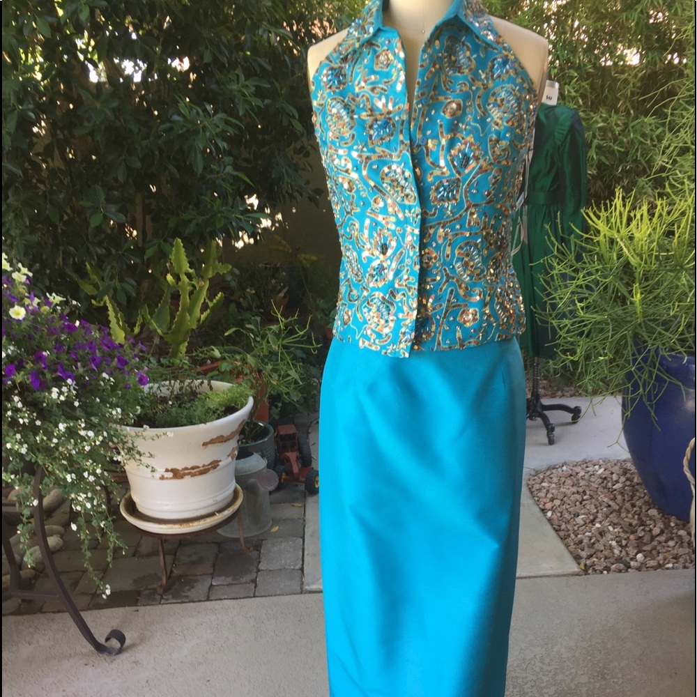 2 pc 100%silk lined , side slit, halter top